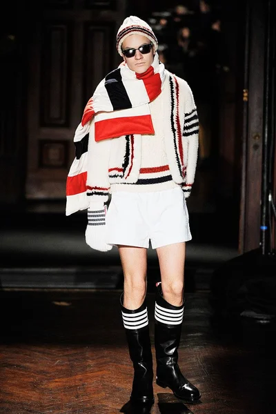 Look 15